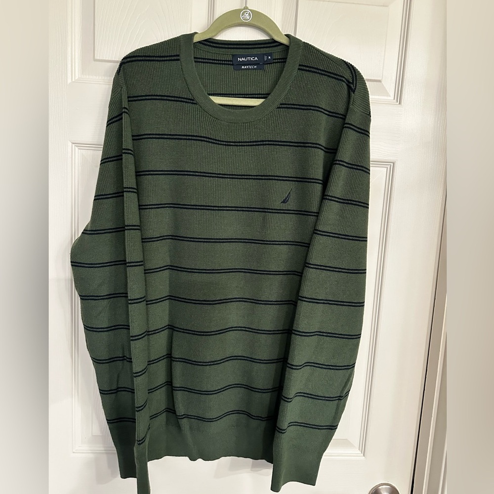 Men’s Nautica sweater